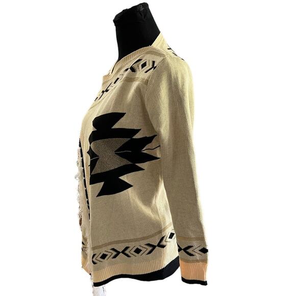 Fringed Aztec Print Off White Open Front Asymmetrical Cardigan Shacket, … - Picture 3 of 9